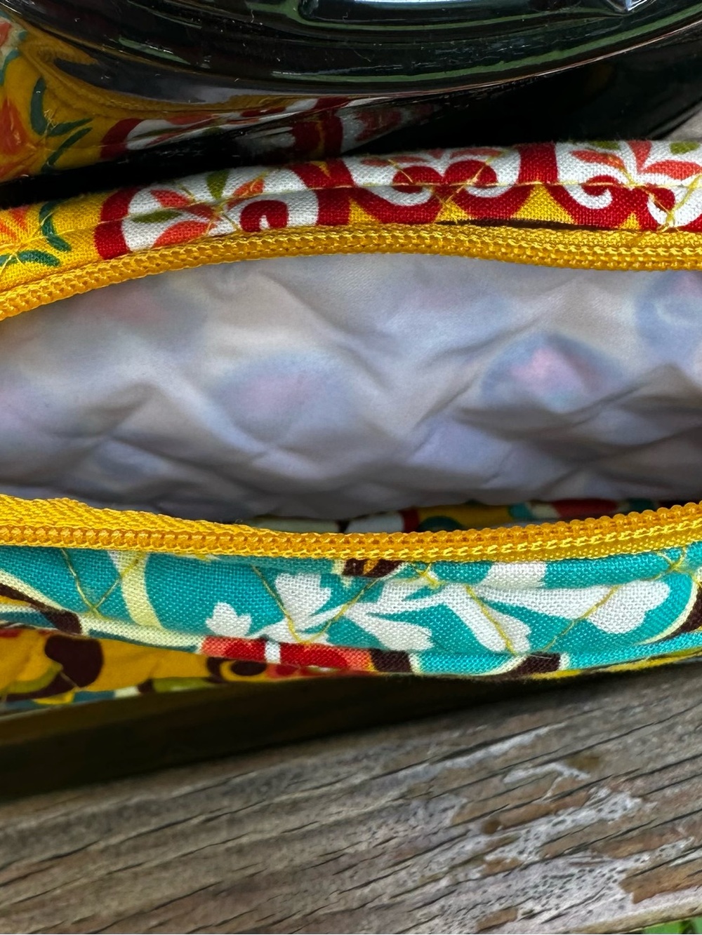 Vera Bradley Cosmetic Makeup Bag w/ Mirror Yellow Floral - Picture 4 of 7